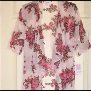 BNWOT Small White Floral Shirley